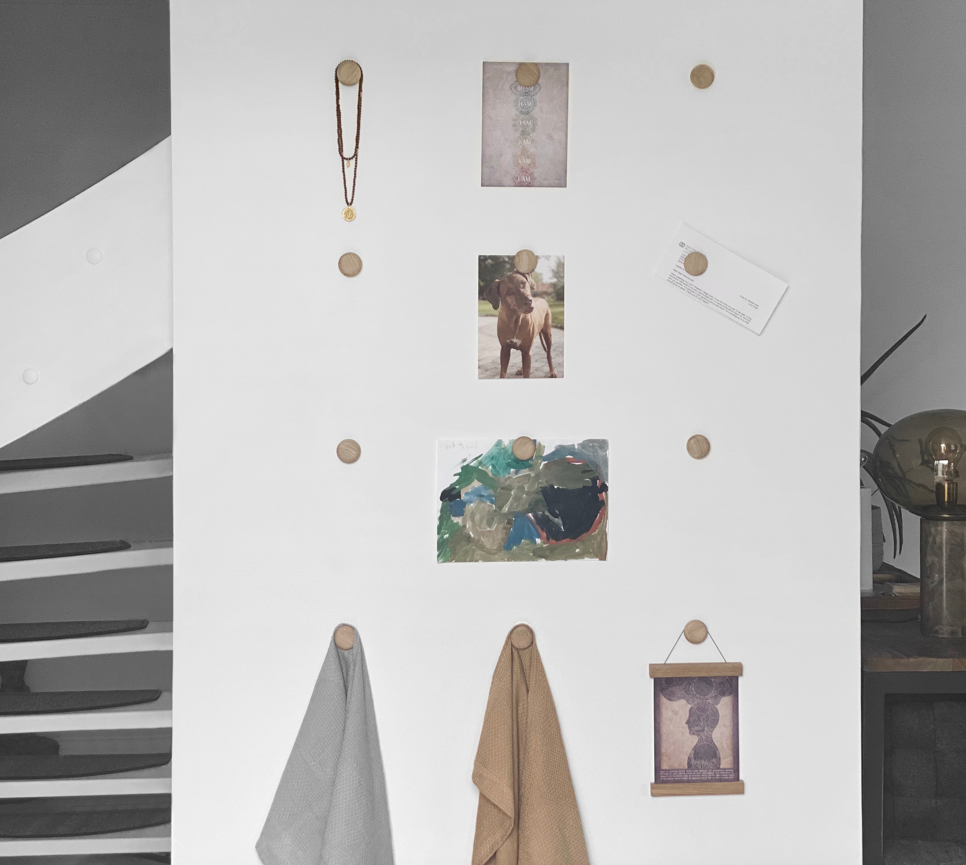 ChiCura Living, Art & Frames Magnetic Dots Egetræ (2 stk.) Living / Shelves, Racks & Hooks Oak / Brass