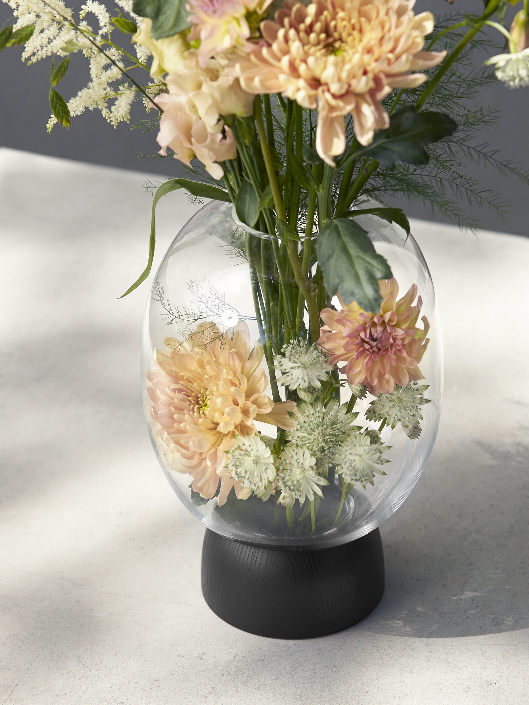 ChiCura Living, Art & Frames Morchella Vase Black/Clear Glass, h. 27 cm Living / Containers & Vases Black / Clear